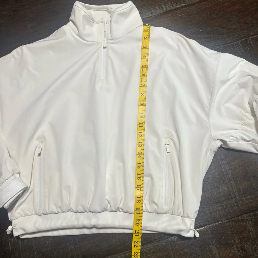 ALO Yoga Elevation Coverup 1/4 Zip Crop Fleece drawcord Hem Ivory No Tag Small? - Picture 11 of 11